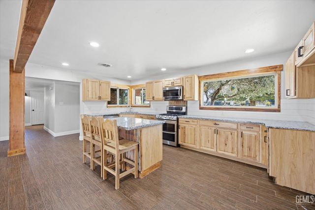 14506 Johnson Road, Bakersfield, CA 93314