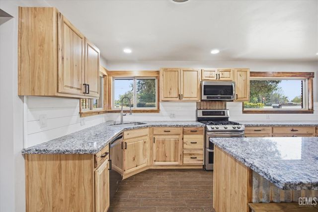 14506 Johnson Road, Bakersfield, CA 93314