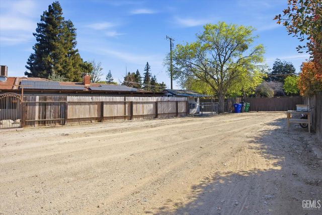14506 Johnson Road, Bakersfield, CA 93314