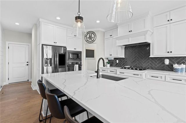 24736 W 112th Street, Olathe, KS 66061