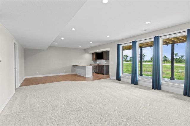 24736 W 112th Street, Olathe, KS 66061