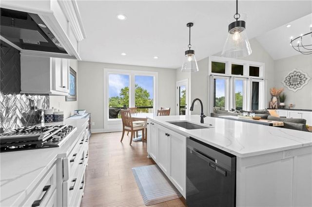 24736 W 112th Street, Olathe, KS 66061