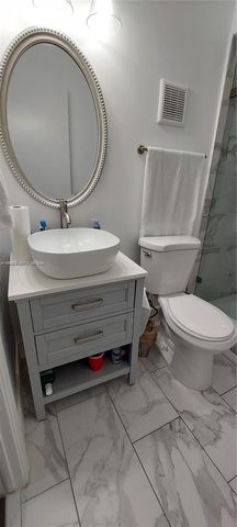 18921 W Oakmont Dr, Hialeah, FL 33015