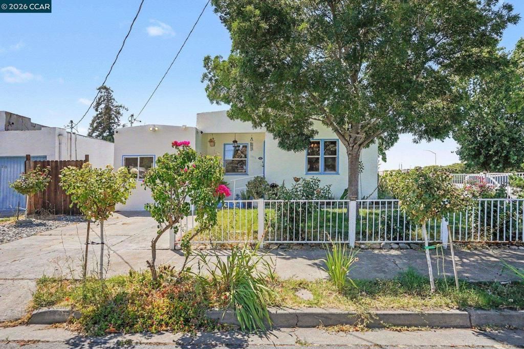 Image 3 of property listing at 1110 Laurel Ave, Pittsburg, CA 94565