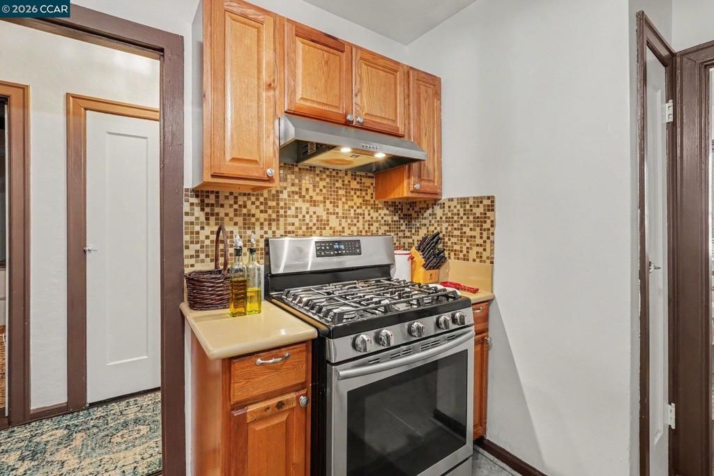 Image 8 of property listing at 1110 Laurel Ave, Pittsburg, CA 94565
