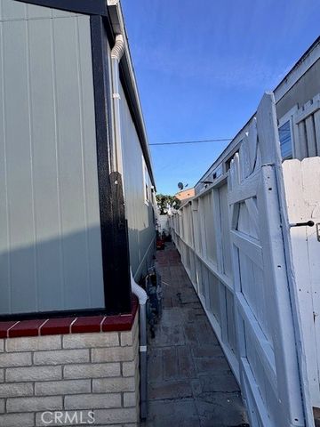 7560 Woodman 75, Van Nuys (los Angeles), CA 91405