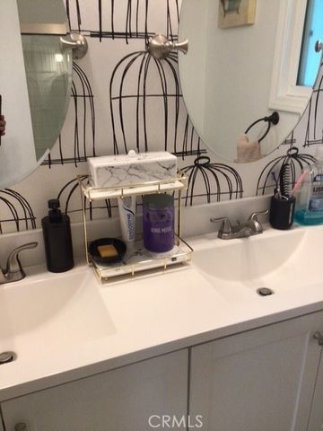 7560 Woodman 75, Van Nuys (los Angeles), CA 91405