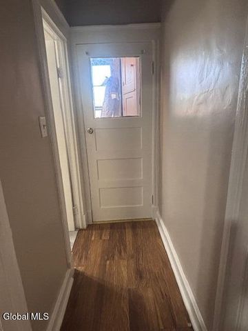 455 Bradford Street 2nd floor, Albany, NY 12206