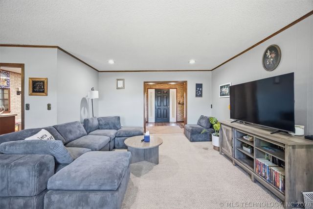 431 E Epley Drive, Longtown, OK 74462