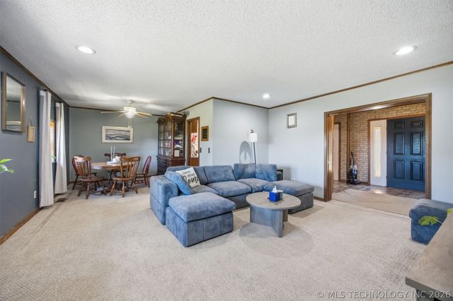 431 E Epley Drive, Longtown, OK 74462