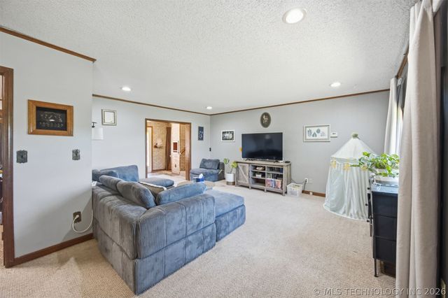 431 E Epley Drive, Longtown, OK 74462