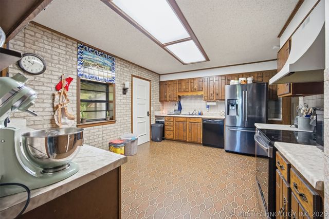 431 E Epley Drive, Longtown, OK 74462