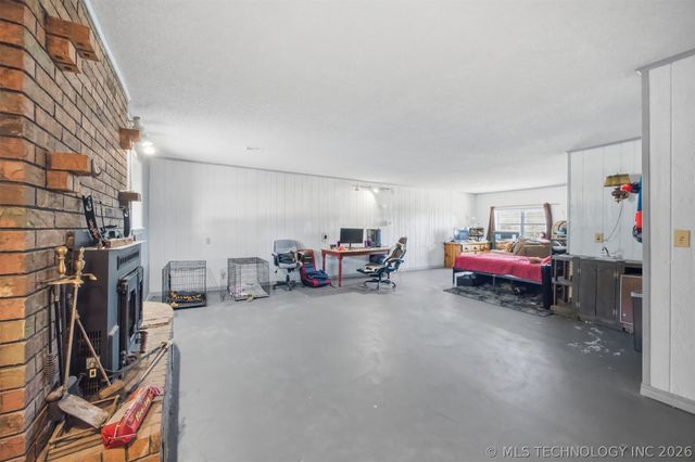 431 E Epley Drive, Longtown, OK 74462