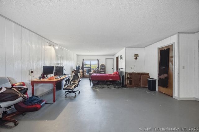 431 E Epley Drive, Longtown, OK 74462