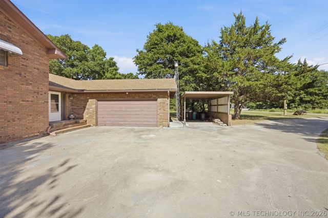 431 E Epley Drive, Longtown, OK 74462