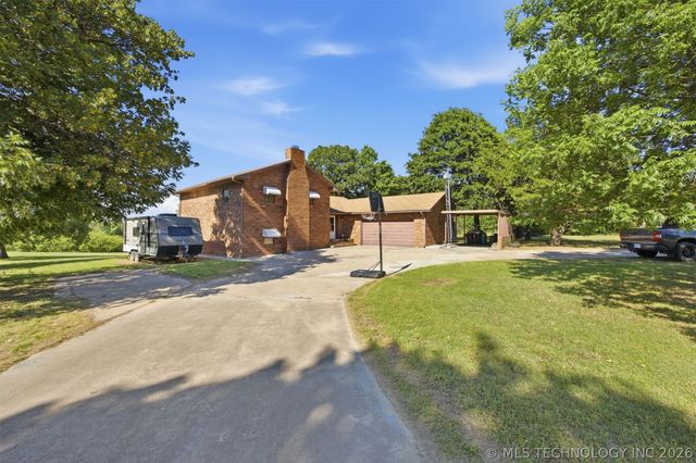 431 E Epley Drive, Longtown, OK 74462