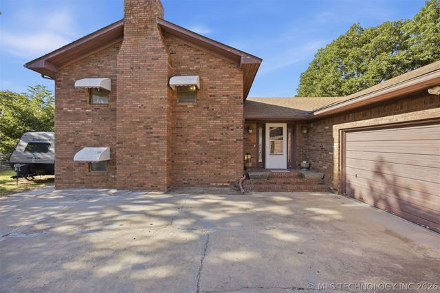 431 E Epley Drive, Longtown, OK 74462
