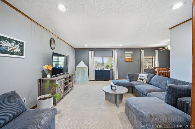 431 E Epley Drive, Longtown, OK 74462