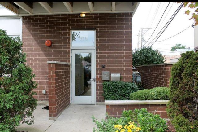 915 S Oak Park Avenue 2B, Oak Park, IL 60304