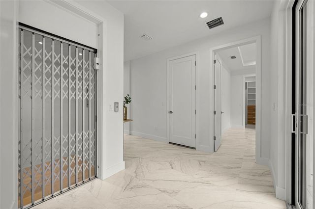 3228 W OAKELLAR AVENUE, Tampa, FL 33611