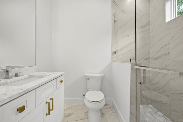 3228 W OAKELLAR AVENUE, Tampa, FL 33611