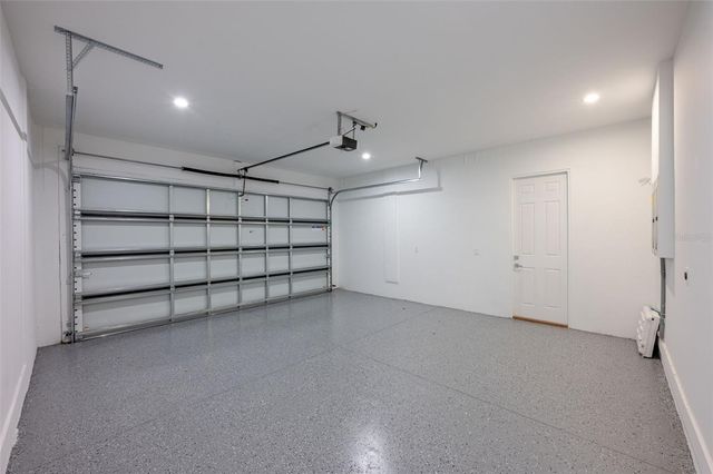 3228 W OAKELLAR AVENUE, Tampa, FL 33611