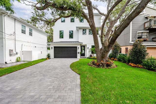 3228 W OAKELLAR AVENUE, Tampa, FL 33611