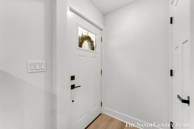 904 E Savidge Street, Spring Lake, MI 49456