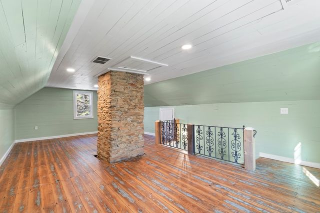 8679 Lakewood Hwy, Mineral Bluff, GA 30559