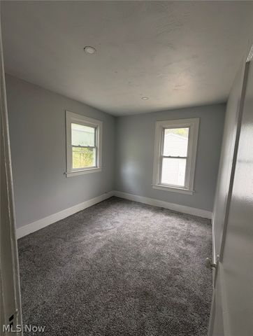 908 Palmyra Road SW, Warren, OH 44485