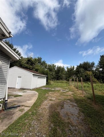 908 Palmyra Road SW, Warren, OH 44485