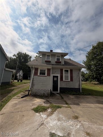 908 Palmyra Road SW, Warren, OH 44485