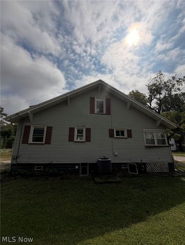 908 Palmyra Road SW, Warren, OH 44485