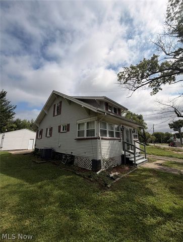 908 Palmyra Road SW, Warren, OH 44485