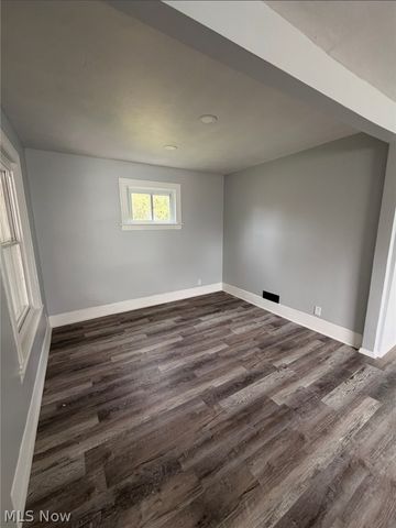 908 Palmyra Road SW, Warren, OH 44485