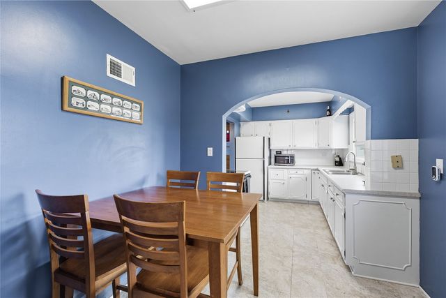 2400 12th Avenue SE, Cedar Rapids, IA 52403