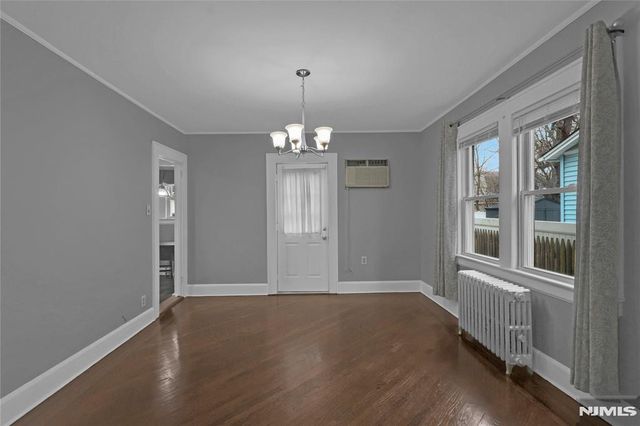 23-25 Varsity Road, Newark, NJ 07106