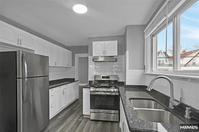 23-25 Varsity Road, Newark, NJ 07106