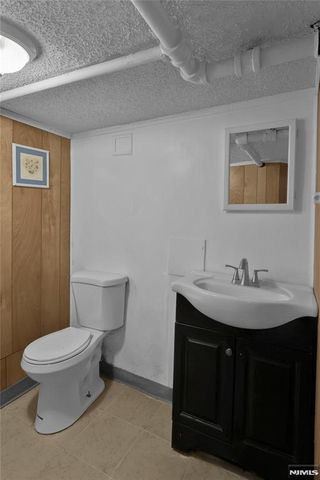 23-25 Varsity Road, Newark, NJ 07106