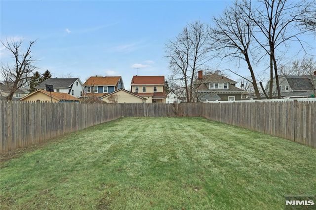 23-25 Varsity Road, Newark, NJ 07106