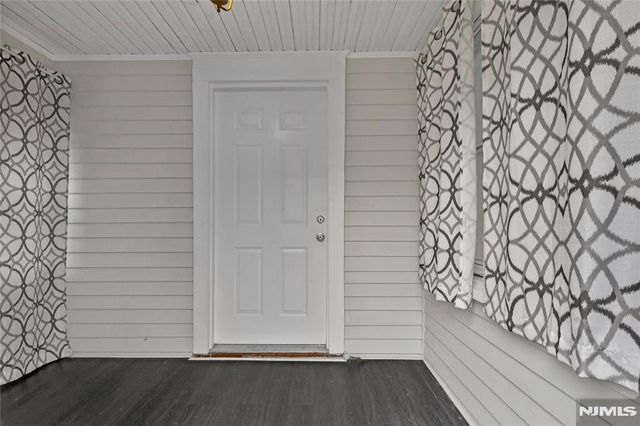 23-25 Varsity Road, Newark, NJ 07106