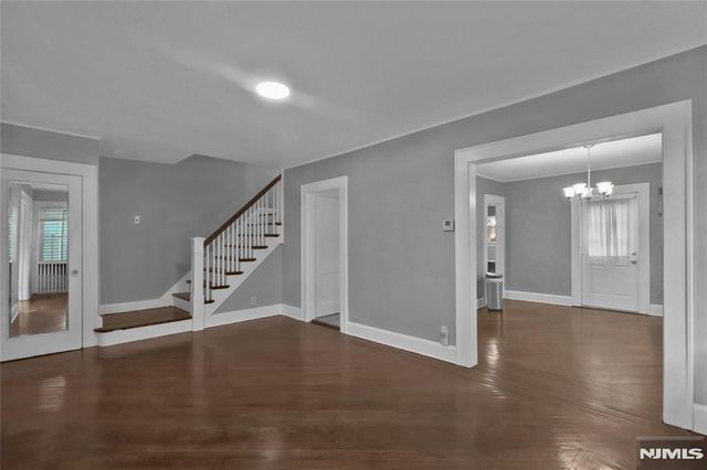 23-25 Varsity Road, Newark, NJ 07106