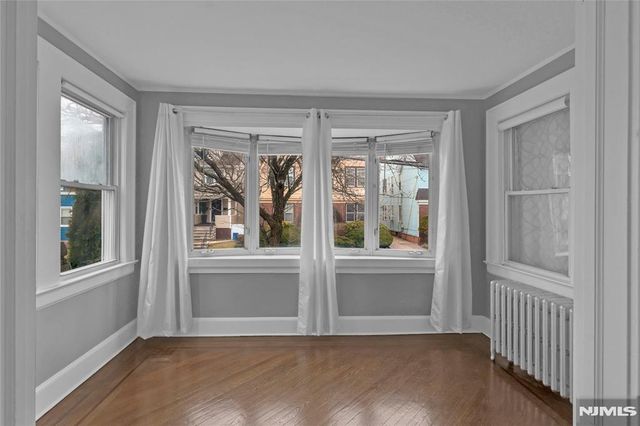 23-25 Varsity Road, Newark, NJ 07106