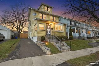 23-25 Varsity Road, Newark, NJ 07106