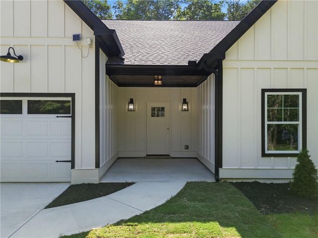 539 E Valley Road NE, Rydal, GA 30171