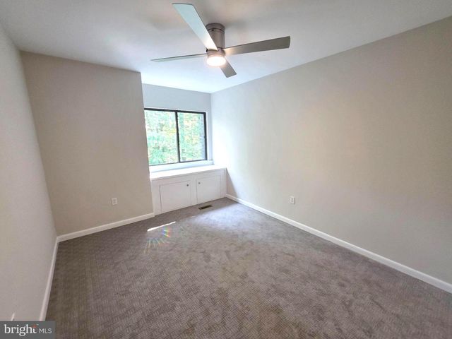2001 WETHERSFIELD CT, Reston, VA 20191