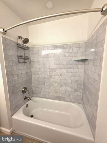 2001 WETHERSFIELD CT, Reston, VA 20191