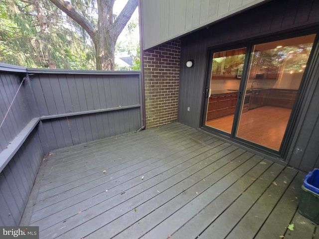 2001 WETHERSFIELD CT, Reston, VA 20191