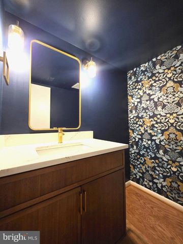 2001 WETHERSFIELD CT, Reston, VA 20191