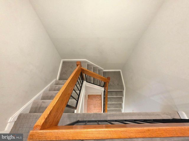 2001 WETHERSFIELD CT, Reston, VA 20191